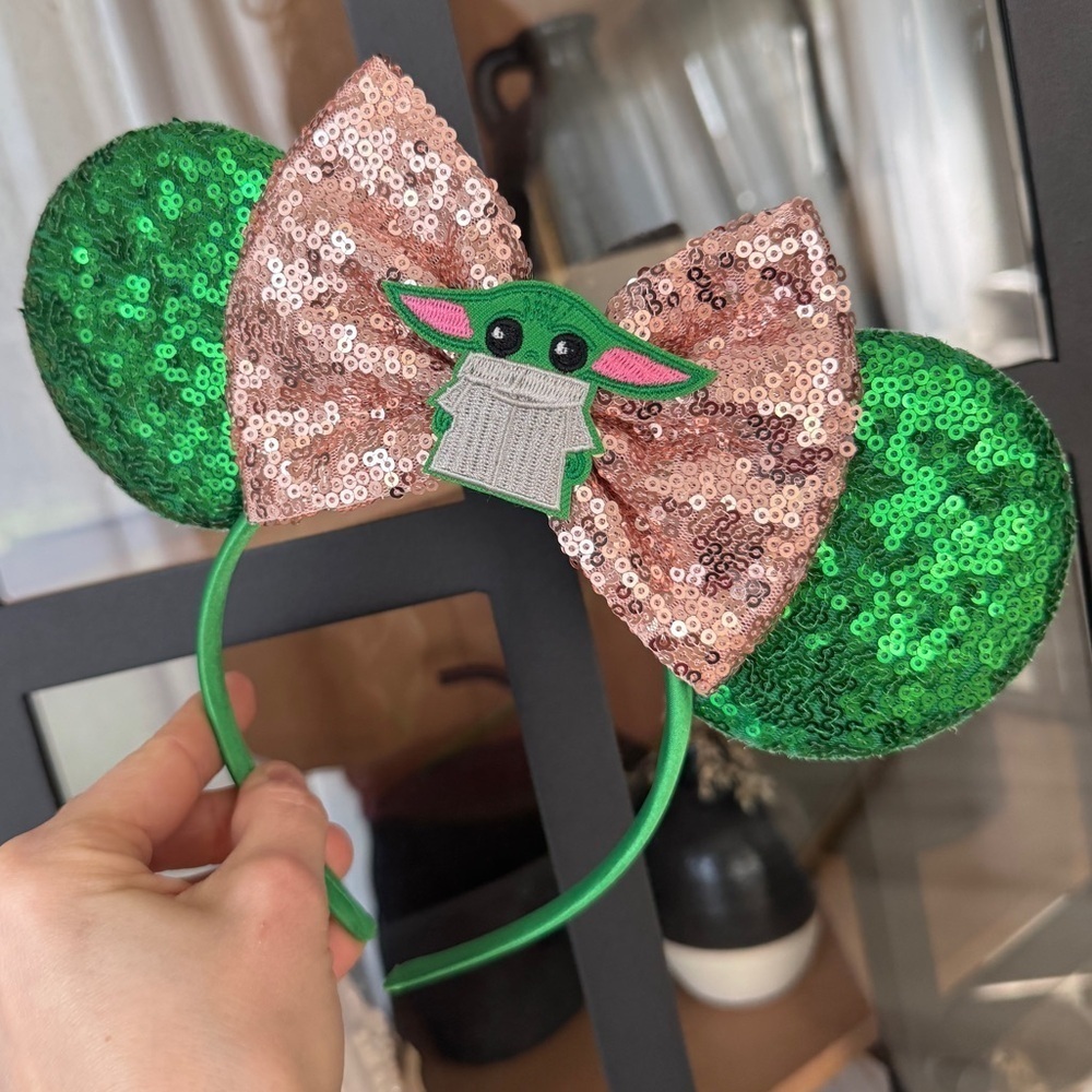 Grogu Star Wars baby yoda mickey ears sequins bow minnie headband mandalorian